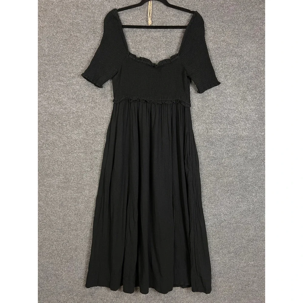 Free People Midi Dress Womens Medium Black Excellent Smocked Short Sleeve Cotton